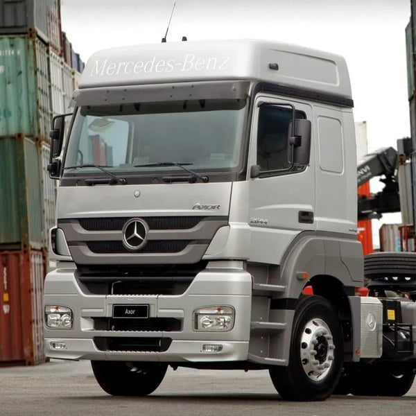 Capa do Farol Acrílico Mercedes-Benz Axor Fixação em baixo da Moldura