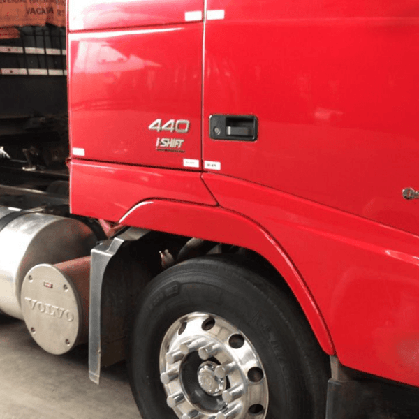 Acabamento Paralama cabine Volvo FH 2004 até 2014 - Fibroplast