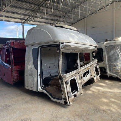 Cabine Com Forro Teto E Maleiro – Iveco Stralis 2013