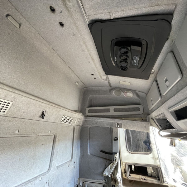 Cabine Com Forro Teto E Maleiro – Iveco Stralis 2013