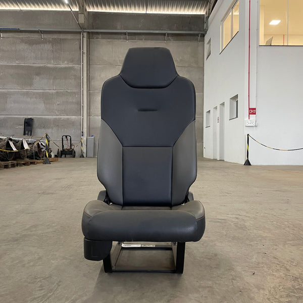 Banco Dianteiro Direito Carona Volkswagen Constellation Aplicação Diversas (Corvin Preto/Cinza)