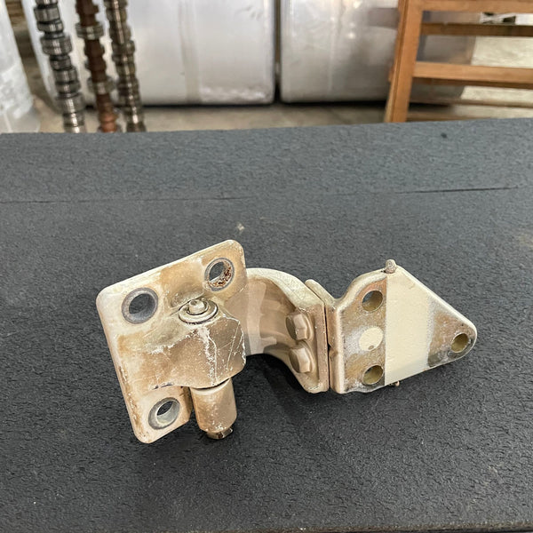 Dobradiça Superior Porta Lateral Dianteira | Iveco Stralis | Código 500301541