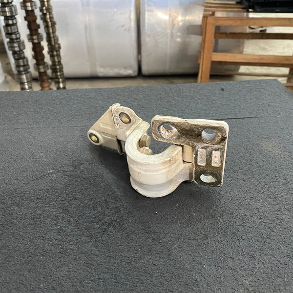 Dobradiça Superior Porta Lateral Dianteira | Iveco Stralis | Código 500301541