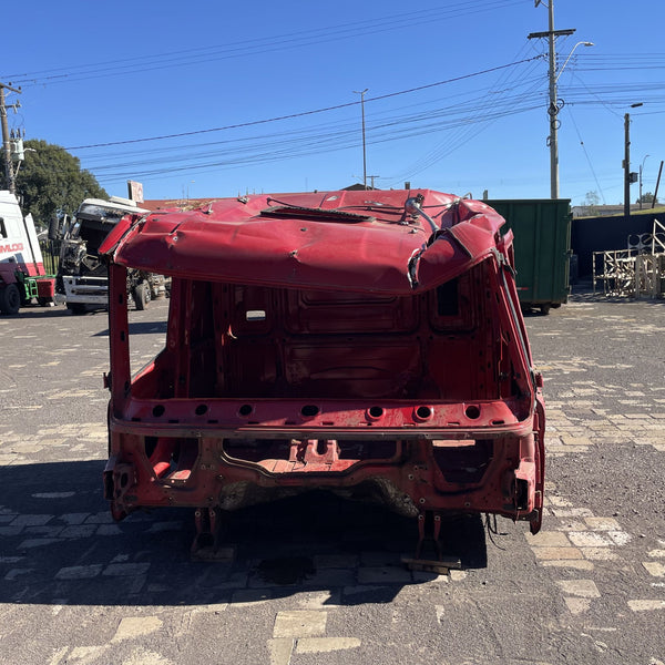 Cabine Scania Série 4 Bicudo Ano 1999 (Somente Carcaça)