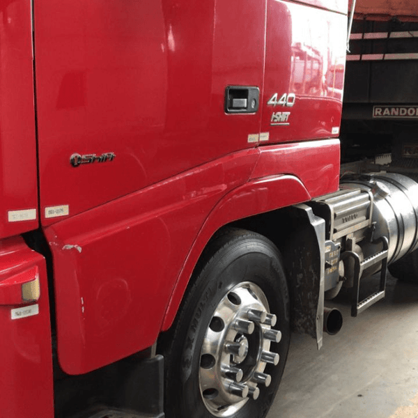 Acabamento Paralama cabine Volvo FH 2004 até 2014 - Fibroplast