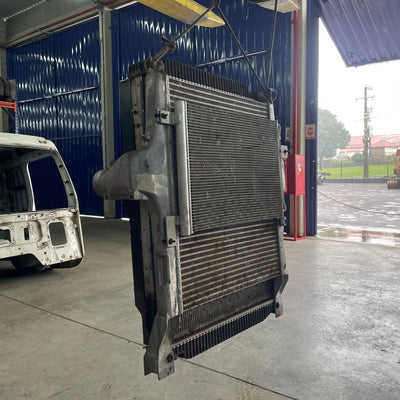 Kit Radiador com Condensador Iveco Stralis