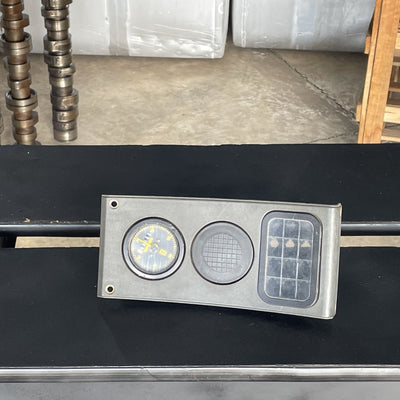 Moldura de Painel de Instrumentos com Horímetro – Cód. 372620 | Aplicação Scania S4