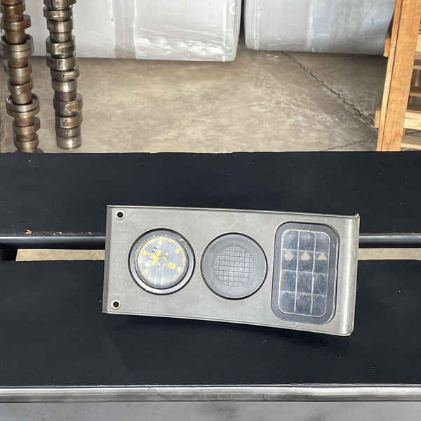 Moldura de Painel de Instrumentos com Horímetro – Cód. 372620 | Aplicação Scania S4