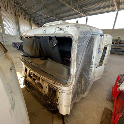 Cabine Mercedes-Benz Actros 2013 - Para Peças