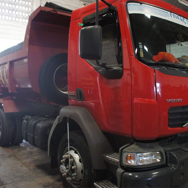 Capa Farol Volvo VM