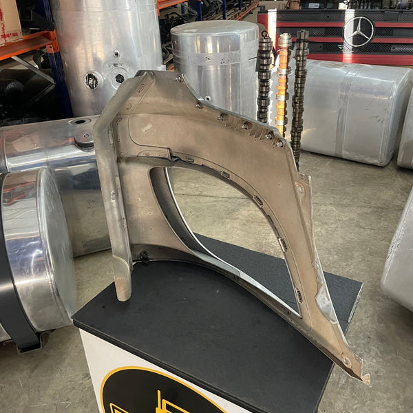 Moldura Farol lado Esquerdo - DAF XF 106 – | Código. 1798453