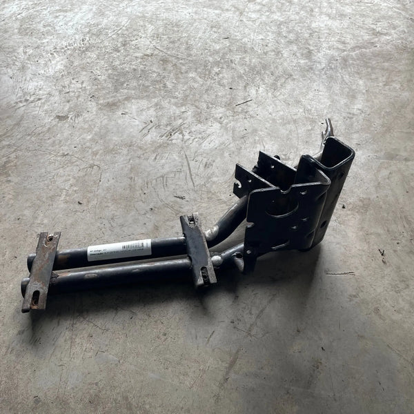 Suporte Estribo Inferior LD Volvo FH até 2003