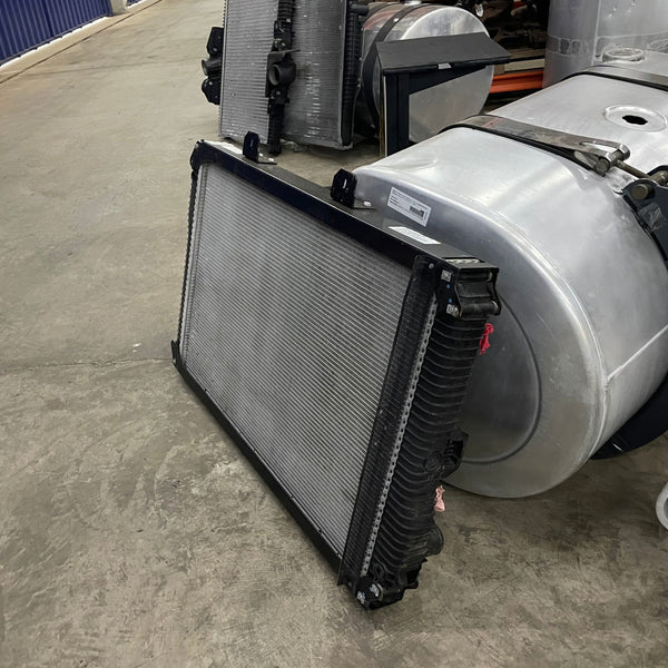 Radiador Mercedes-Benz Axor 2035 a 3344 - Código 9405001803