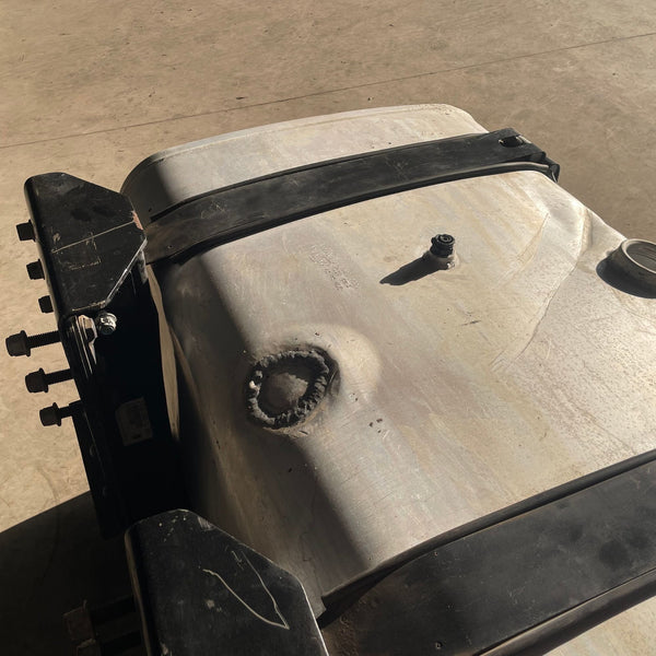 Tanque Combustível 330 Litros - MAN / Volkswagen - Código 2V52010600