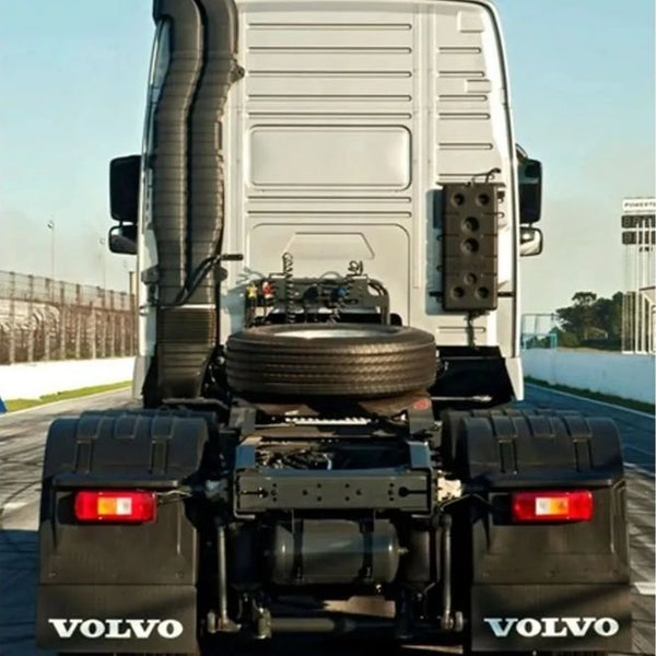 Apara Barro Traseiro Volvo 66 x 44 cm