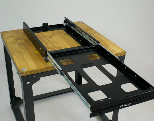 Suporte Elber SCC01 aberto sobre bancada - base móvel e base fixa
