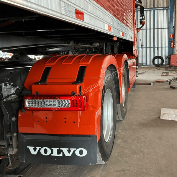 Meio Paralama Tração Volvo FH 2015 em diante Dianteiro Traseiro