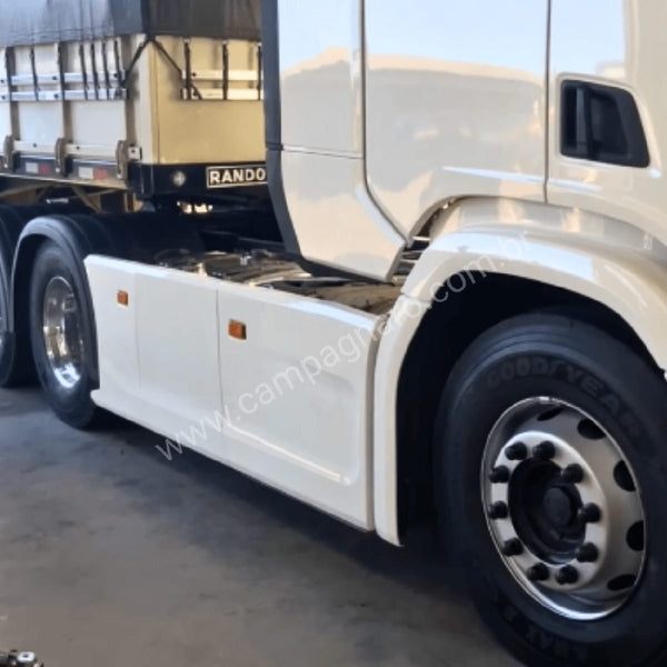 Carenagem Side Skirt Lateral Scania NTG Entre eixo 3150 mm/3350 mm/3550 mm/3600 mm Escapamento Lado Esquerdo - Boff