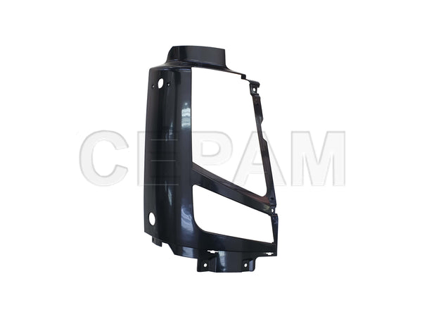 Moldura Farol Volvo FH 13 (2010 a 2015) Lado Direito - foto do fabricante Cepam