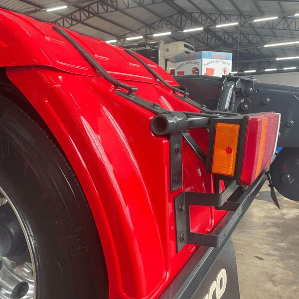 Suporte Dianteiro Paralama Iveco Stralis Hi-way Lado Esquerdo Lado Direito