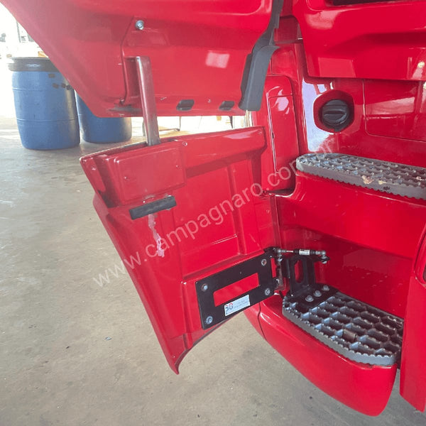 Tampa Estribo Scania NTG Cabine R