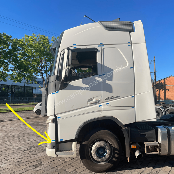 Acabamento do Farol Auxiliar - Volvo FH5