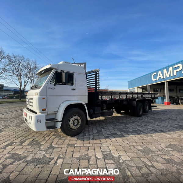Calha de Chuva Volkswagen 7.90 7.110 8.120 8.150 9.150 17.210 18.310 Titan Tractor - Sem Recorte para Tirante