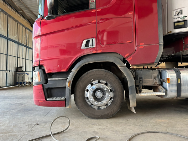 Acabamento Paralama Cabine Dianteiro Scania NTG - 770 mm