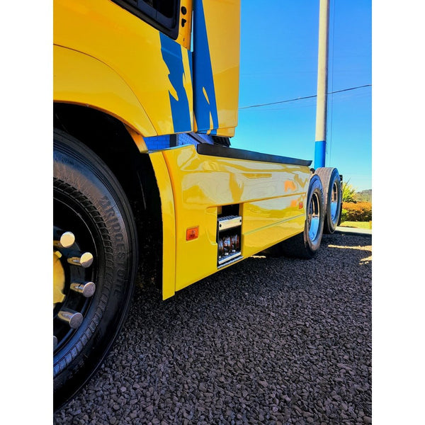 Carenagem Side Skirt Lateral Volvo New FH Euro 5 6X2 3500 mm 6x2 6x4 3600mm e 3700 mm - Fibroplast