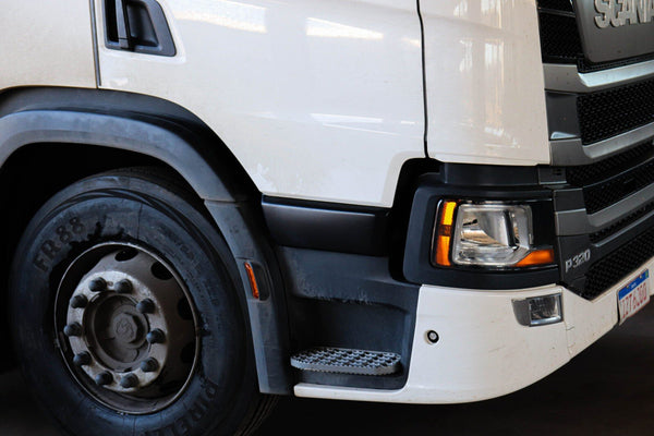 Tampa Estribo Scania NTG Cabine P (1 Degrau)
