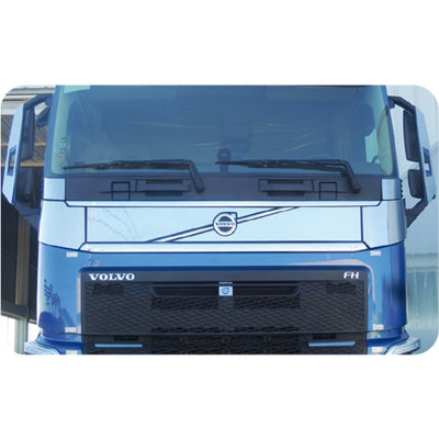 Acabamento de Inox Inteiriço da Grade do Conjunto do Volvo FH ano 2015