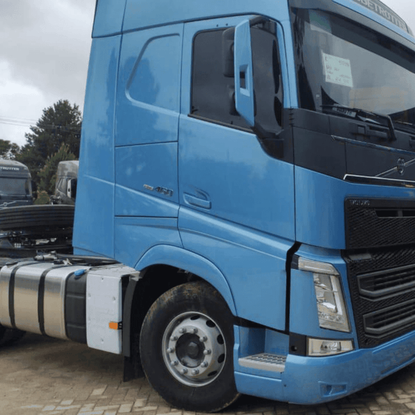 Acabamento Paralama cabine NEW Volvo FH 2015 a 2019 16cm - Fibroplast
