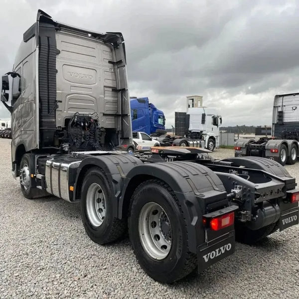 Meio Paralama Tração Volvo FH 2015 em diante Dianteiro Traseiro