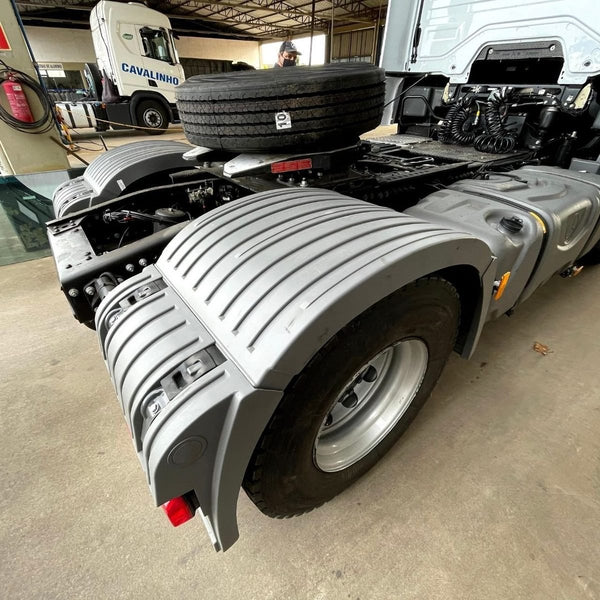 Centro Paralama Mercedes-Benz Actros Axor + 4 Presilhas