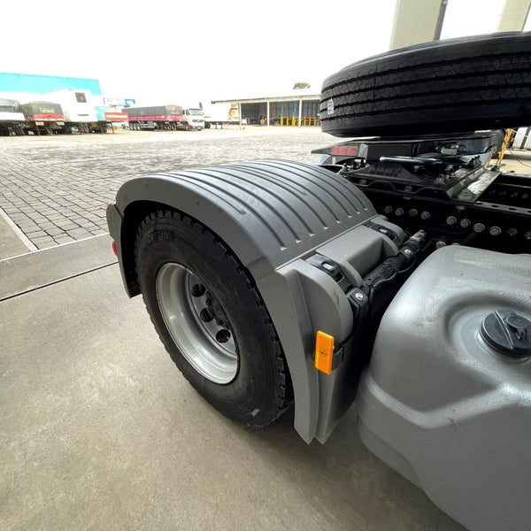 Centro Paralama Mercedes-Benz Actros Axor + 4 Presilhas
