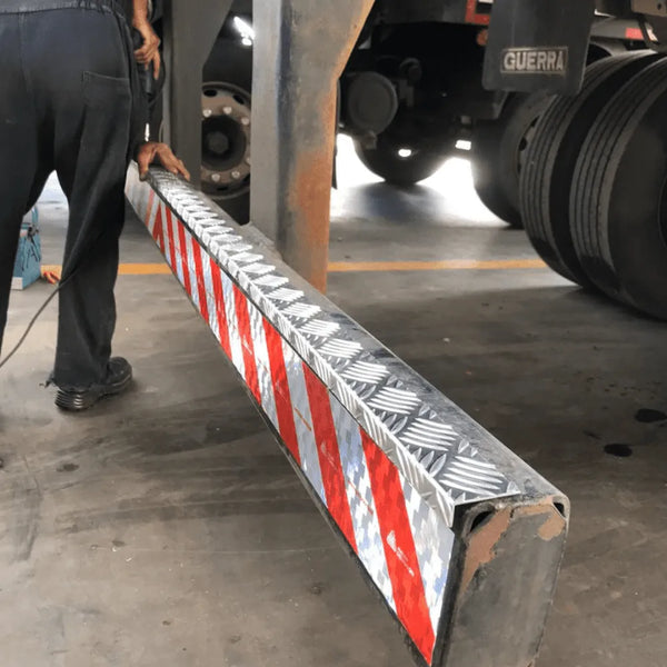 Pisante Antiderrapante Para Para-choque Traseiro