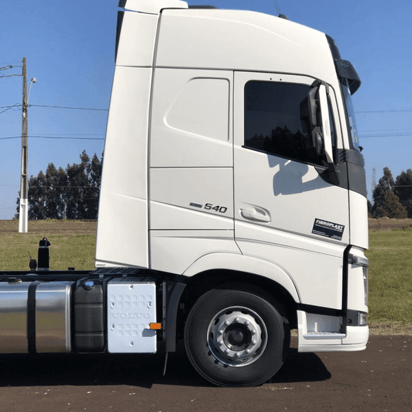 Acabamento Paralama cabine NEW Volvo FH 2015 a 2019 16cm - Fibroplast