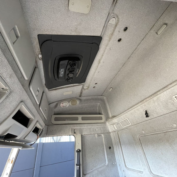 Cabine Com Forro Teto E Maleiro – Iveco Stralis 2013