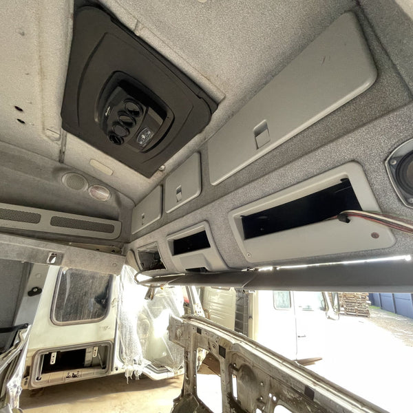 Cabine Com Forro Teto E Maleiro – Iveco Stralis 2013