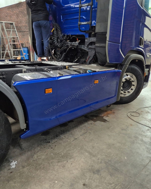 Carenagem Side Skirt Lateral Scania NTG Entre eixo 3150 mm/3350 mm/3550 mm/3600 mm Escapamento Lado Esquerdo - Boff