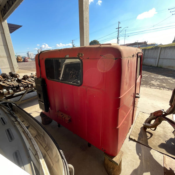 Cabine Volvo NL 1994 - Para Peças