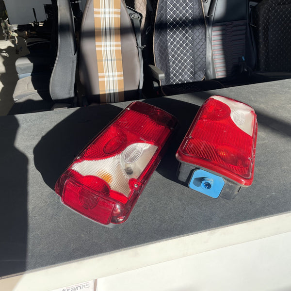 Conjunto de Lanterna Traseira Scania 2018