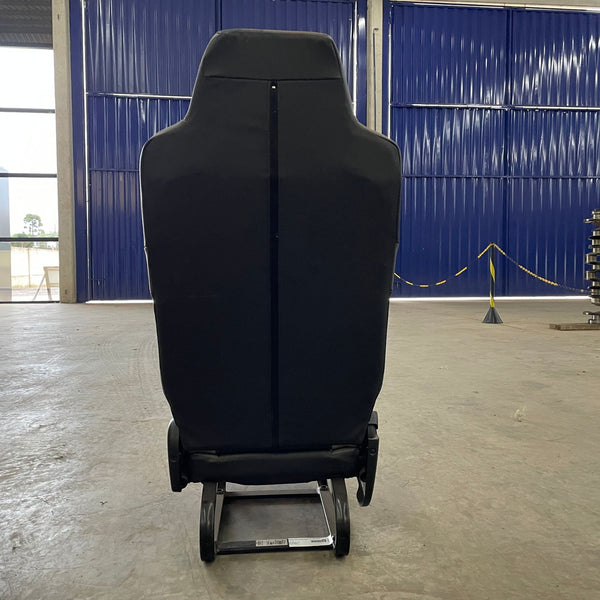 Banco Dianteiro Direito Carona Volkswagen Constellation Aplicação Diversas (Corvin Preto/Cinza)