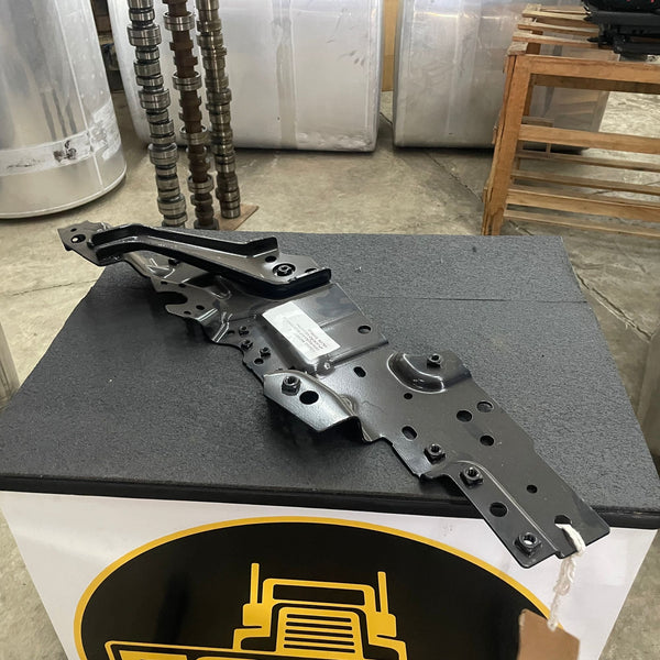 Suporte para Bojo de Farol – Volvo FM4 | Código: 84228517