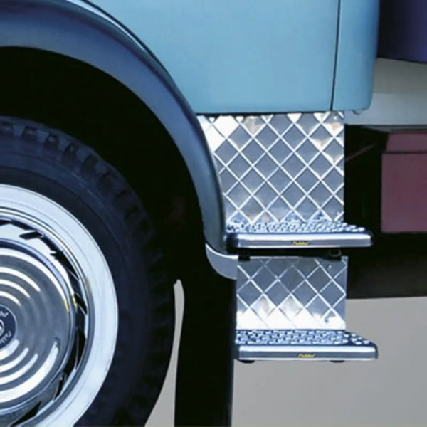 Estribo Alumínio Zincado Lateral Mercedes-Benz 1113 1114 Tipo Escada