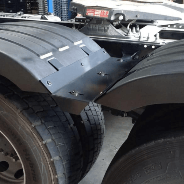 Suporte entre eixos para Adaptação Paralama Volvo FH a partir de 2015