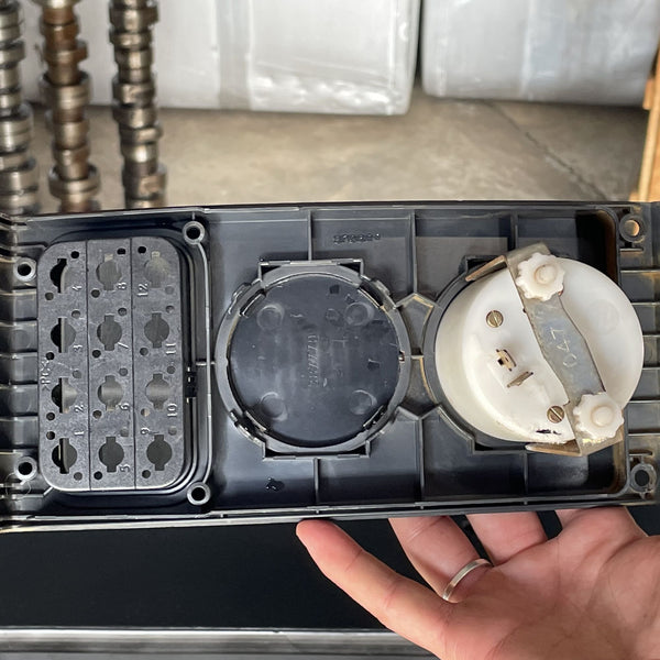 Moldura de Painel de Instrumentos com Horímetro – Cód. 372620 | Aplicação Scania  S4