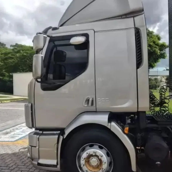 Tampa Estribo Com Suportes Volvo VM 2006 até 2018 (2 Degraus)