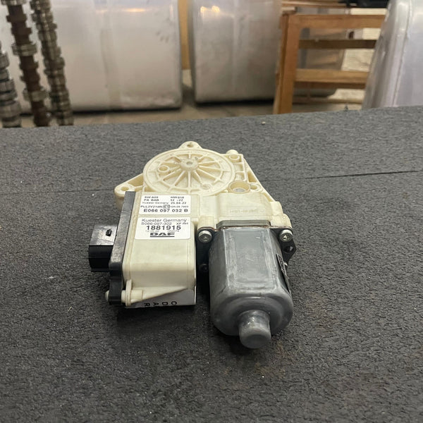 Motor Maquina de Vidro –  DAF XF 2022 – Código 1881915