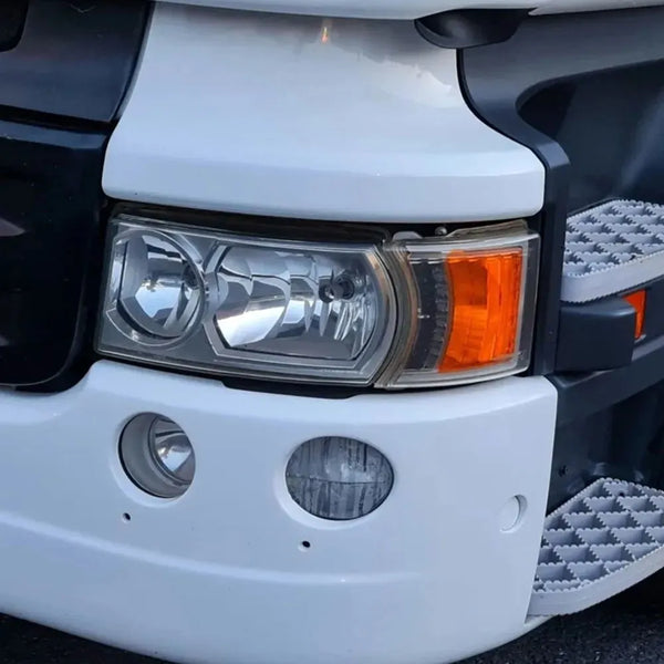 Capa do Farol e Sinaleira Acrílico Scania P G R Highline Streamline 2013 a 2018 com Dobradiças Colado no Farol